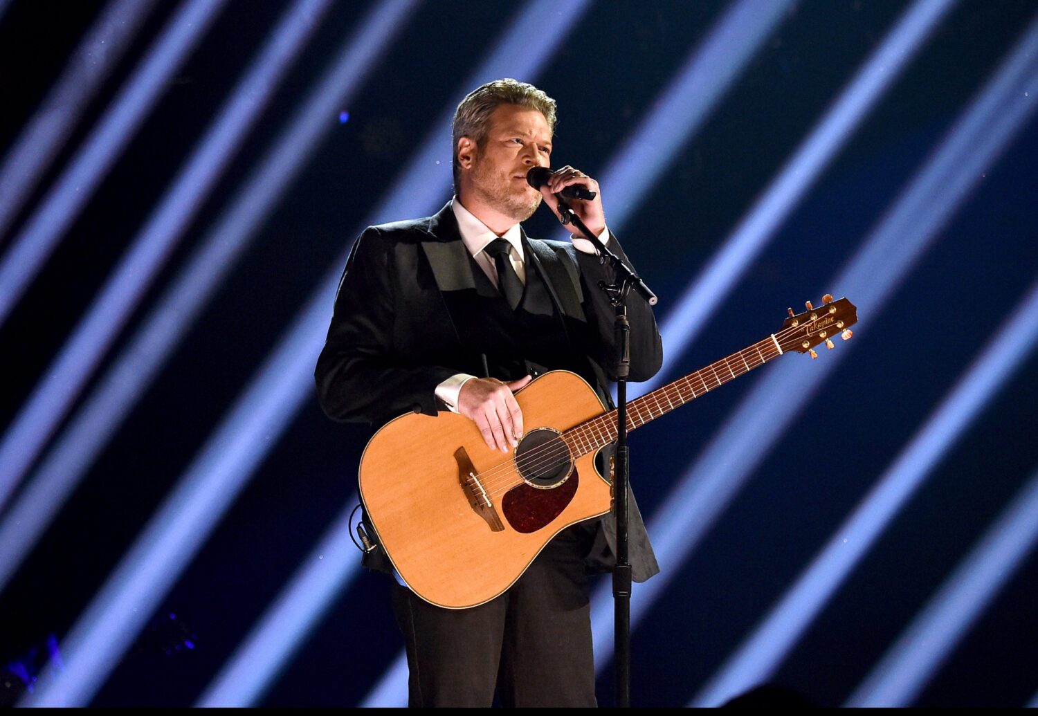 LOS ANGELES, CALIFORNIA - JANUARY 26: Blake Shelton performs at the 62nd Annual GRAMMY Awards on Ja...