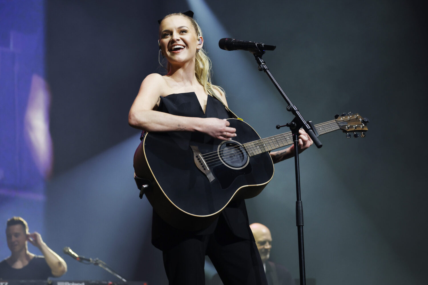 Kelsea Ballerini Performing...