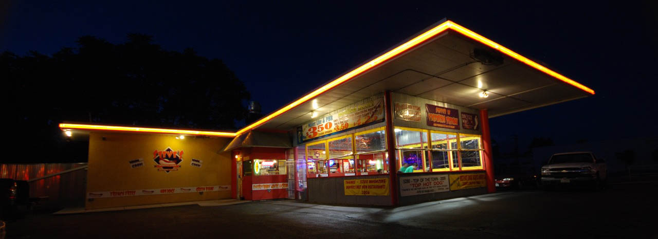 Steve's Snappin' Dogs...